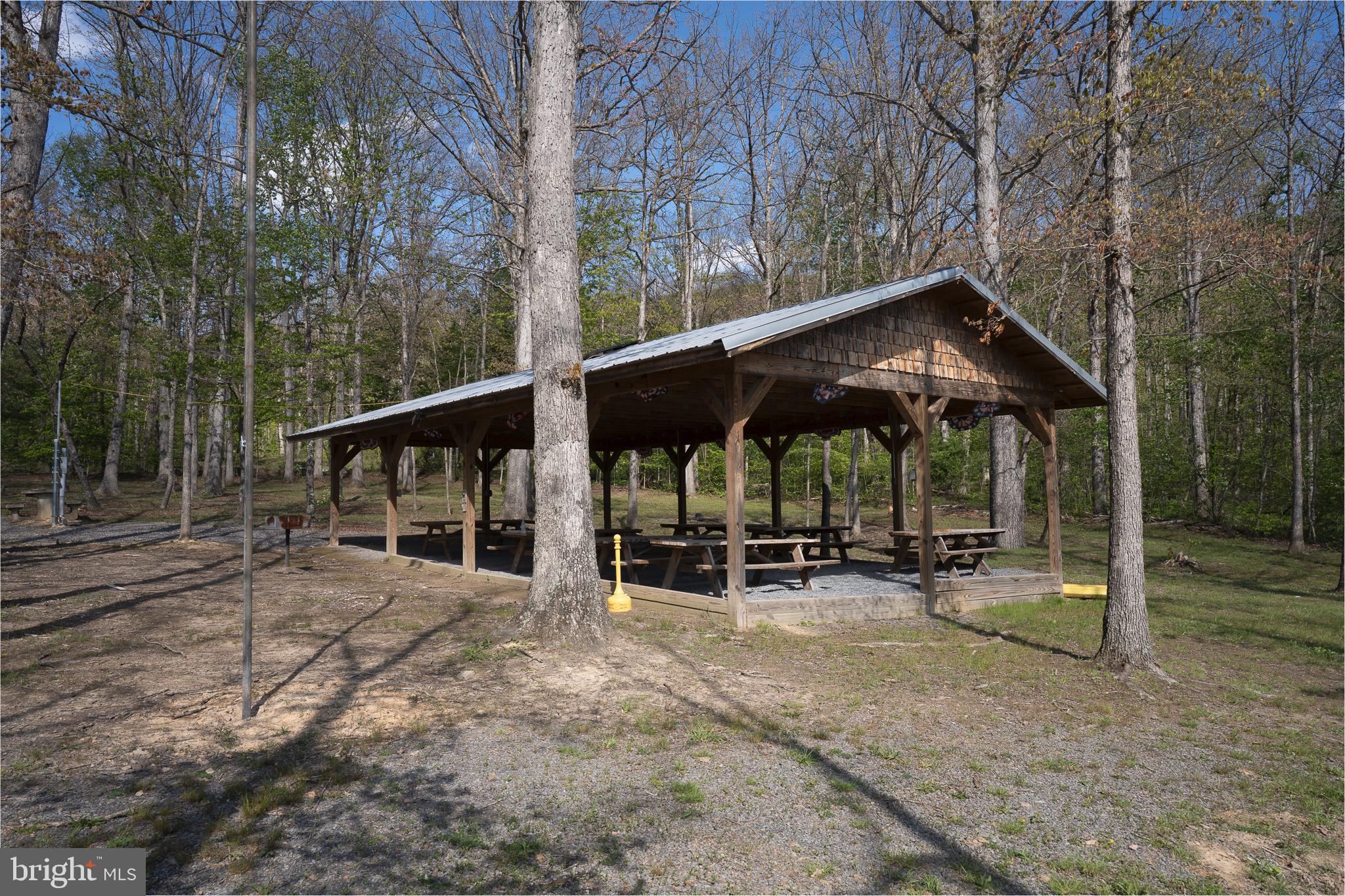 LAKE FERNDALE - Residential