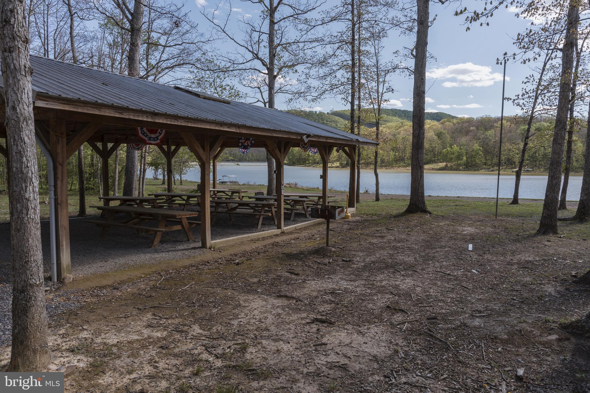 LAKE FERNDALE - Residential