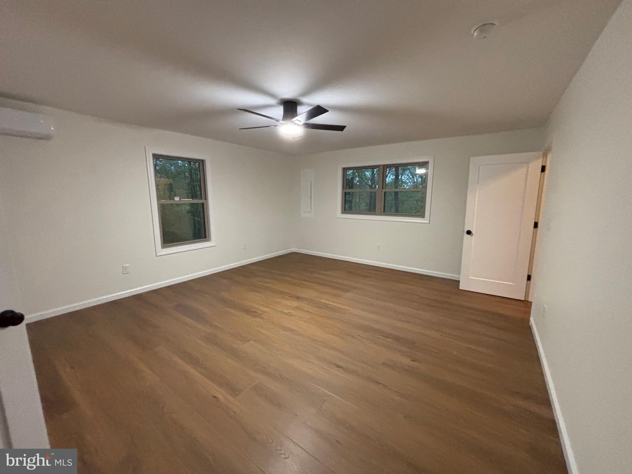 LAKE FERNDALE - Residential