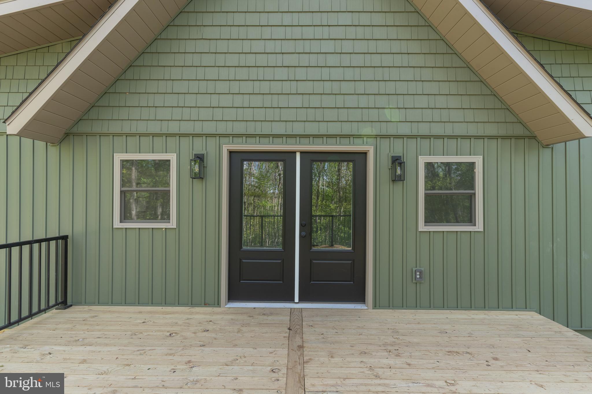 LAKE FERNDALE - Residential