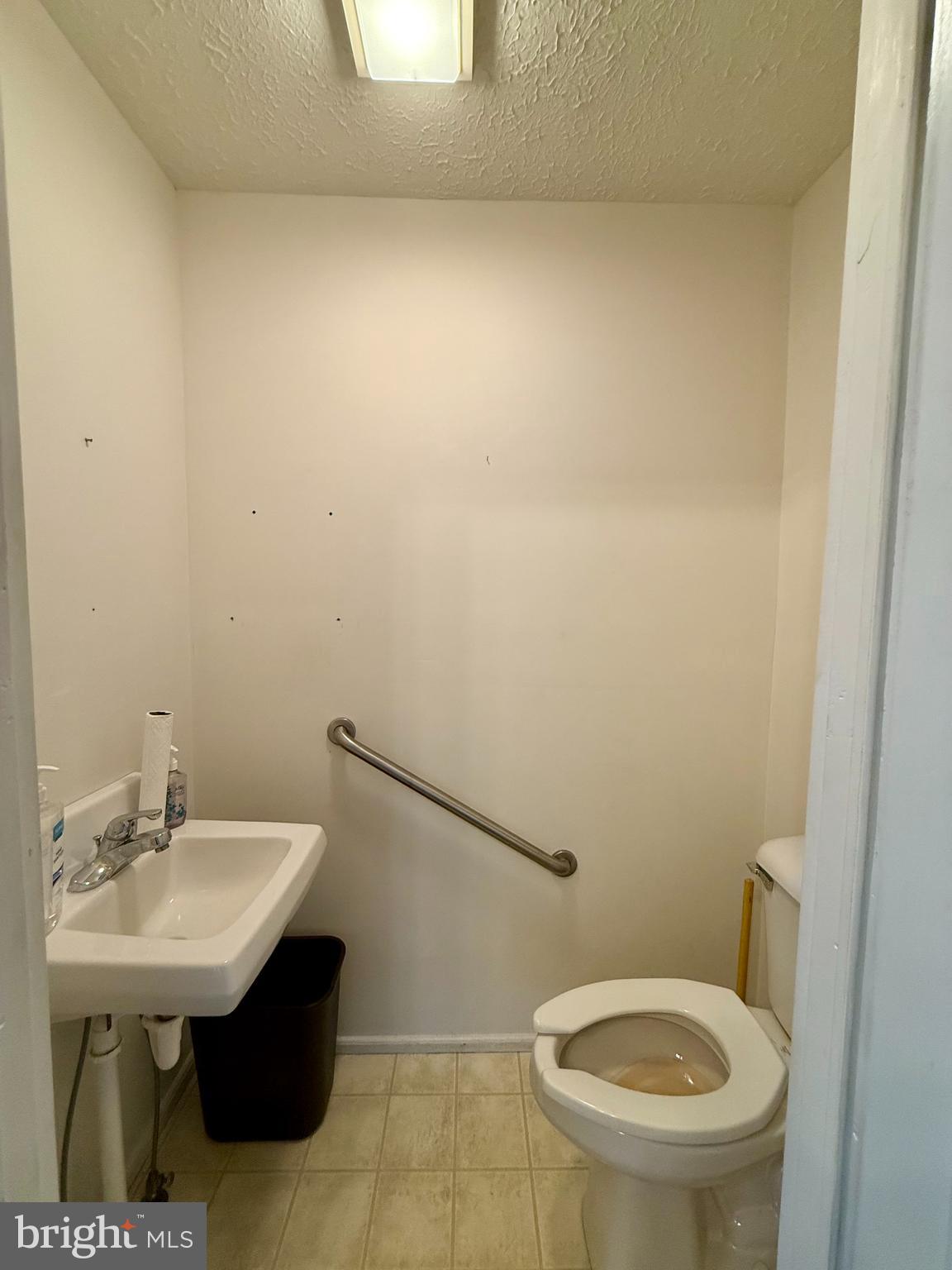 ANDERSON HILL - Commercial Sale