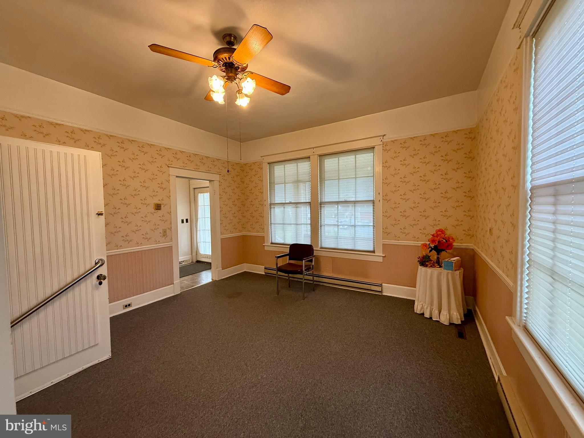 ANDERSON HILL - Commercial Sale