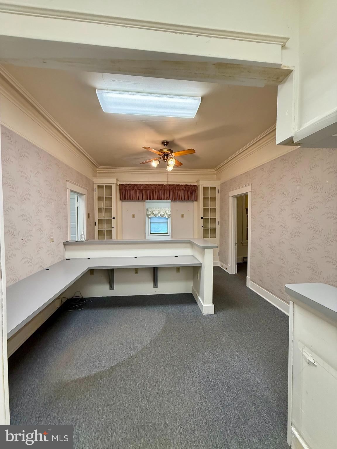 ANDERSON HILL - Commercial Sale