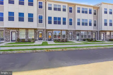 116 Leona Stewart, Pennington, NJ MLS: NJME2081148
