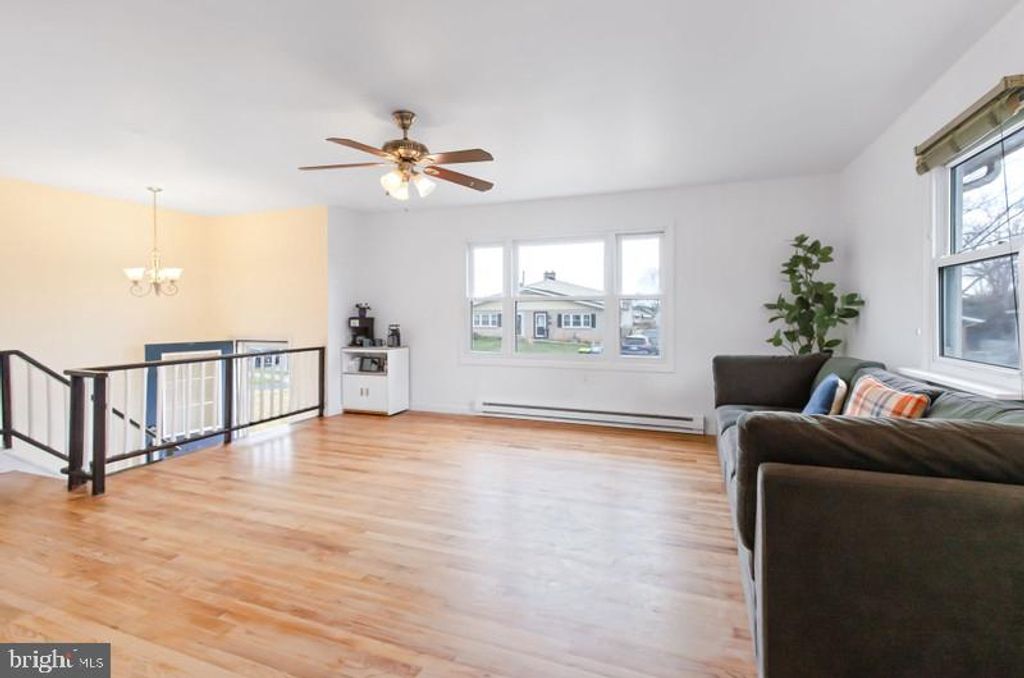 Photo of 517 Golden Street, LITITZ, PA 17543 (MLS # PALA2066258)