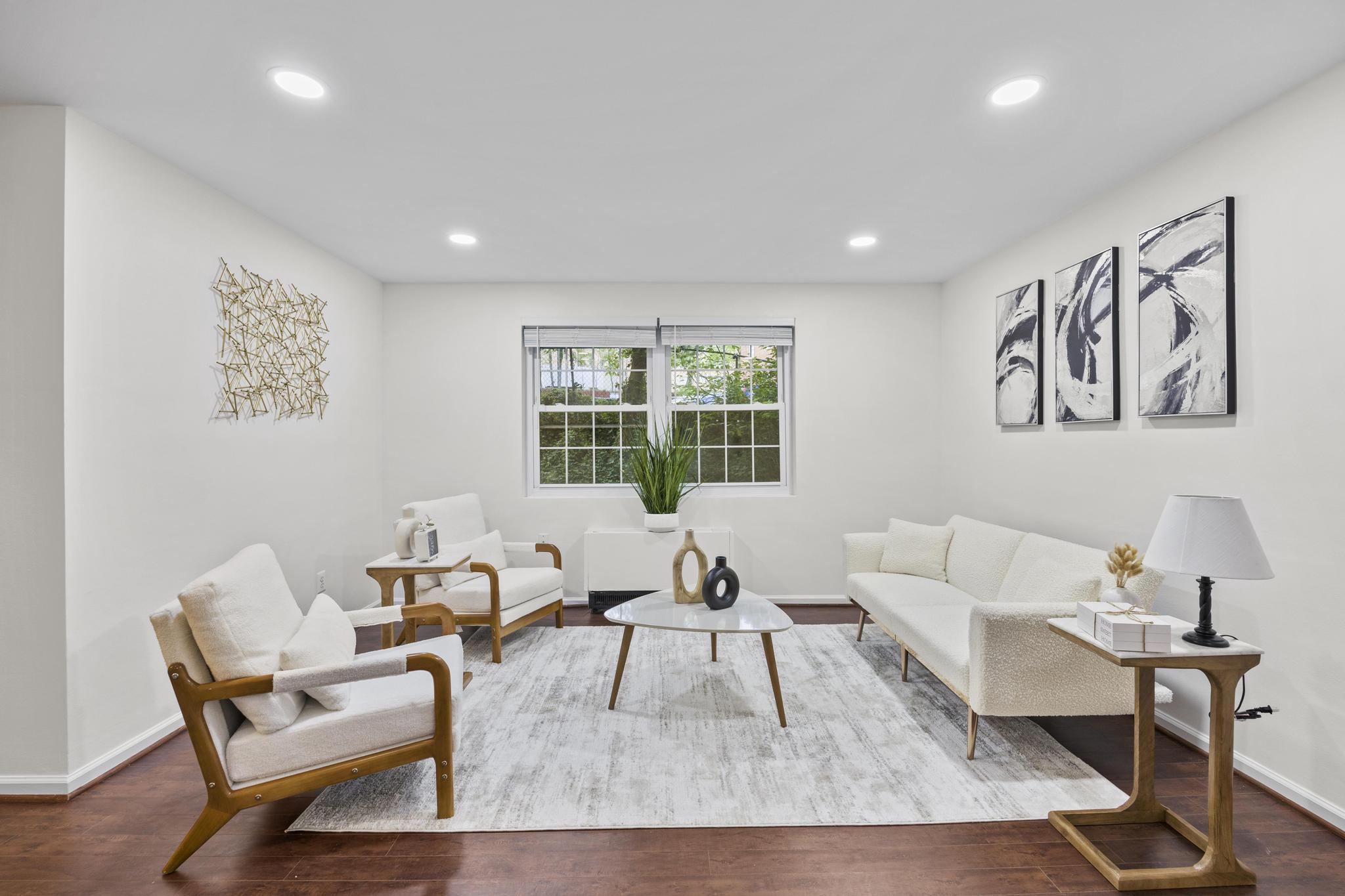 2030 N VERMONT STREET N 102