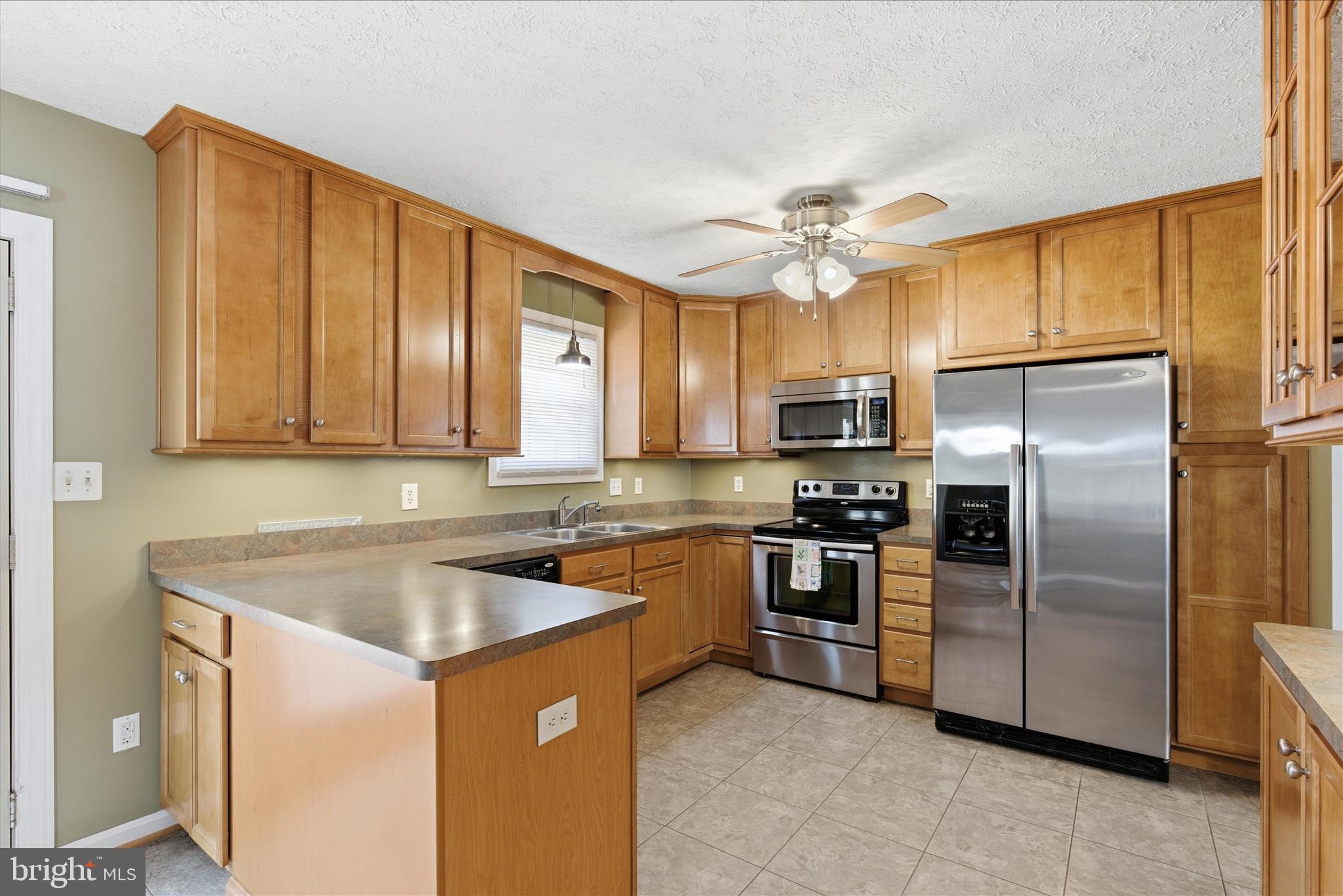 SUMMITT HILL - Residential