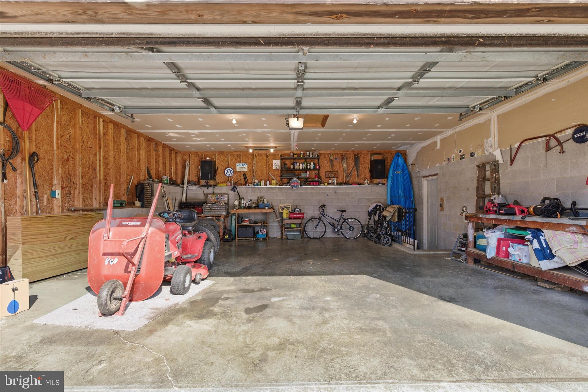 SUMMITT HILL - Residential