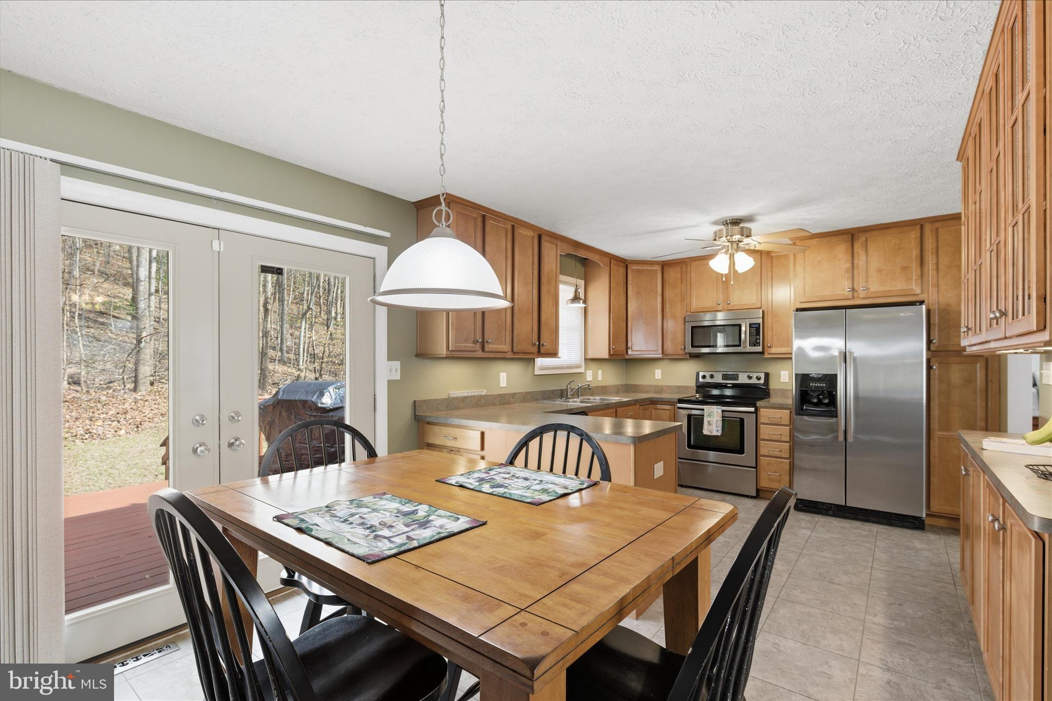 SUMMITT HILL - Residential