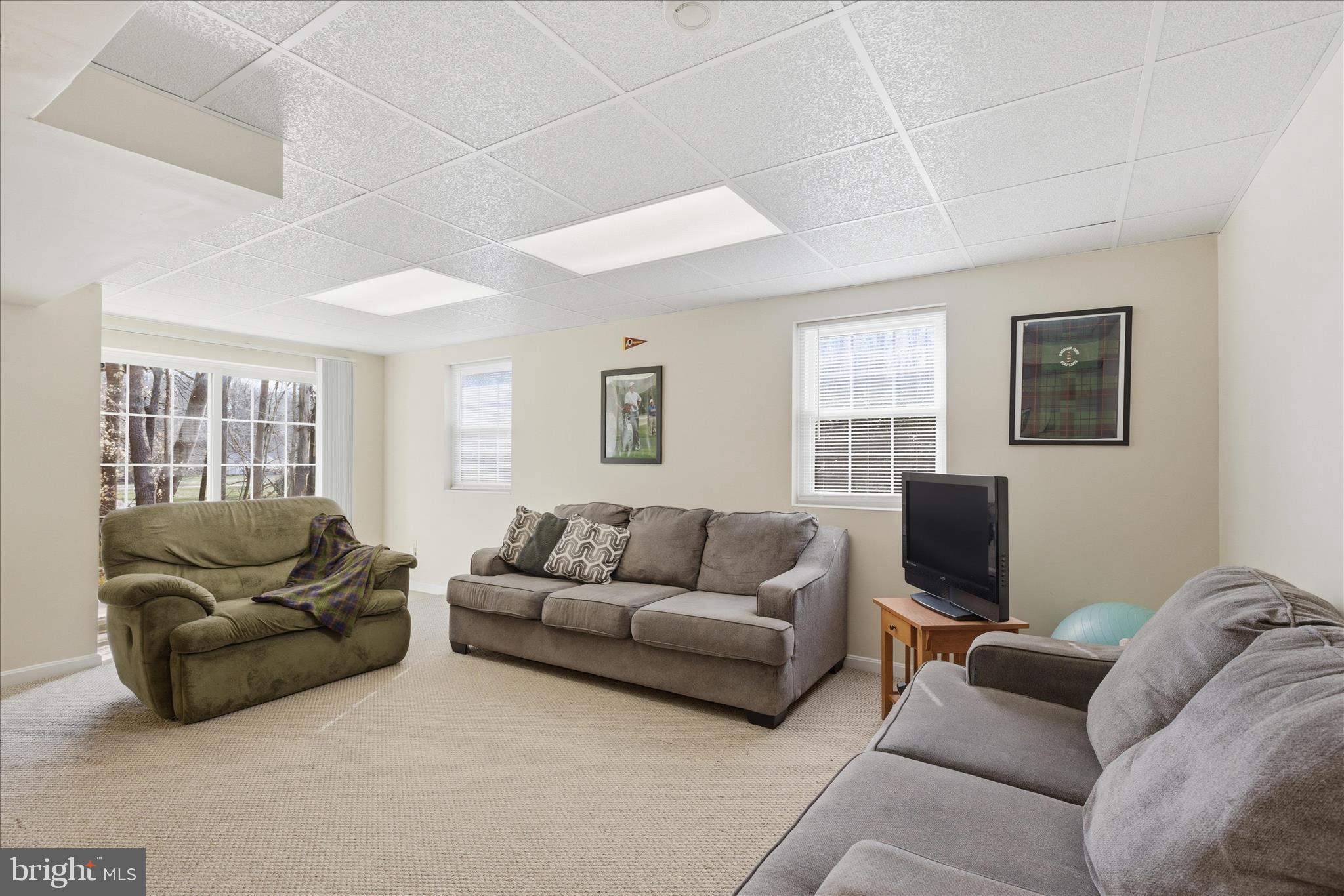 SUMMITT HILL - Residential