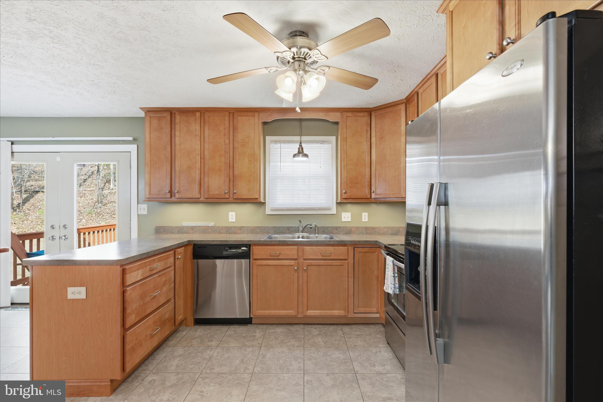 SUMMITT HILL - Residential