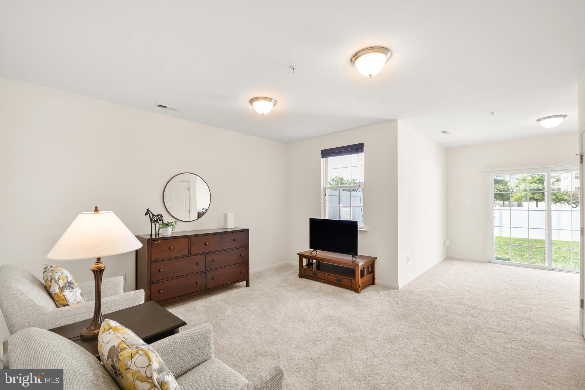 COLLEGIATE ACRES - Residential