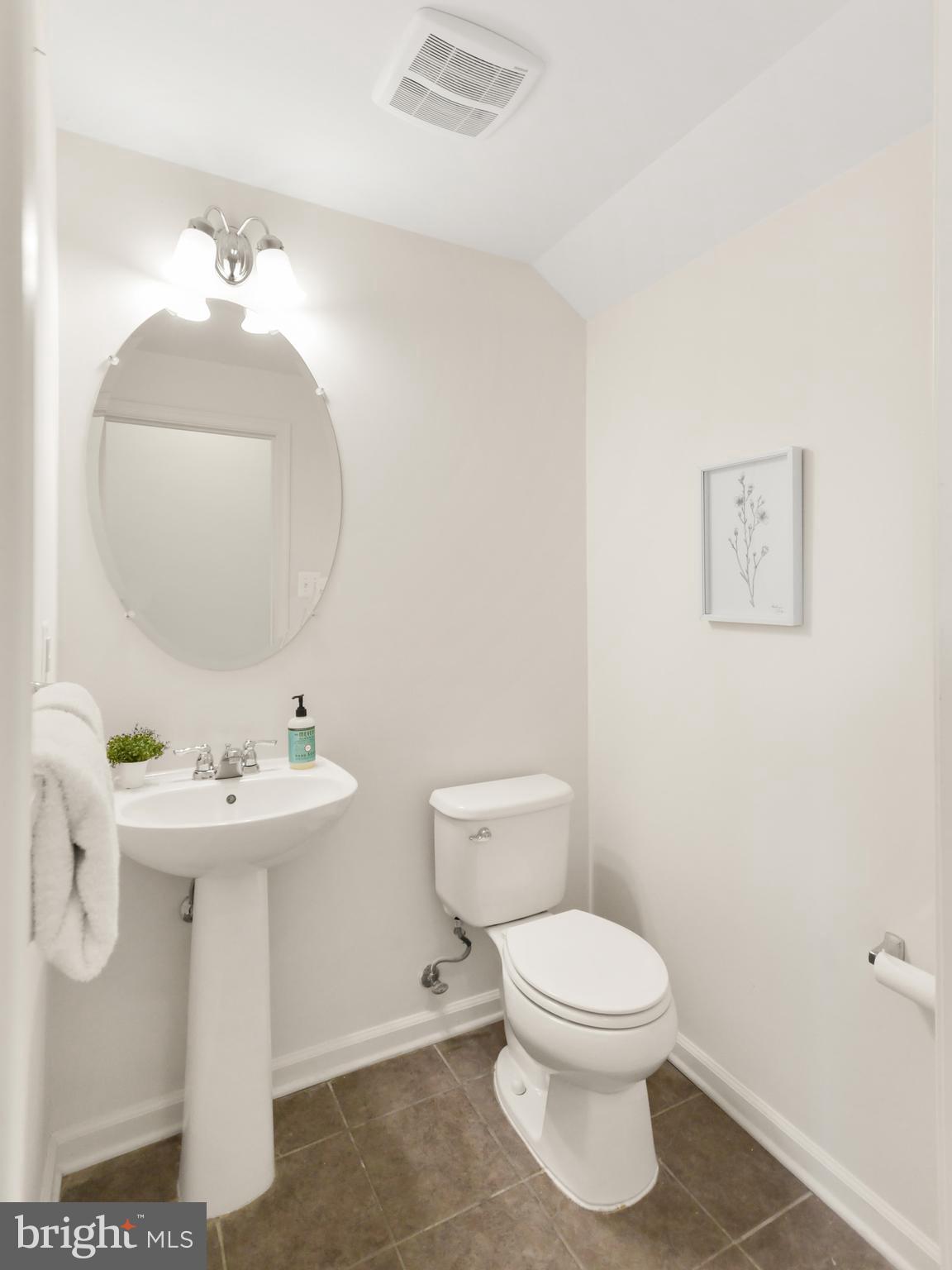 COLLEGIATE ACRES - Residential