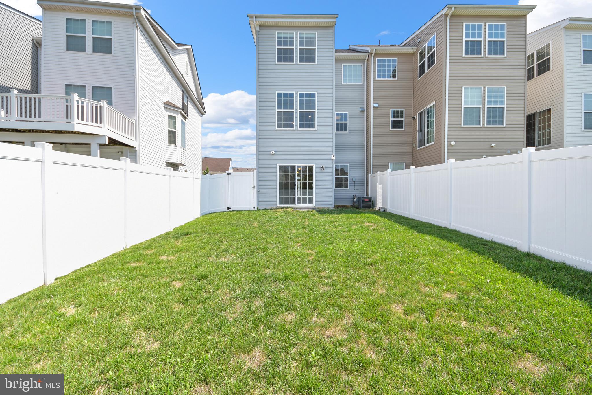 COLLEGIATE ACRES - Residential