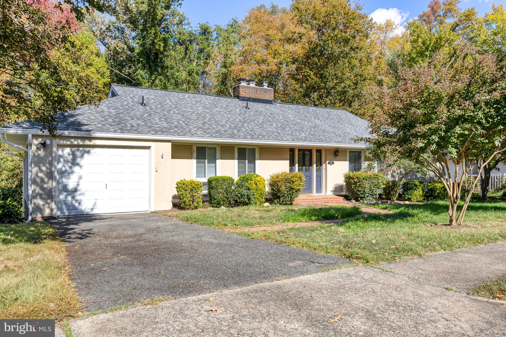 WOODLEIGH WOODS - Residential Lease