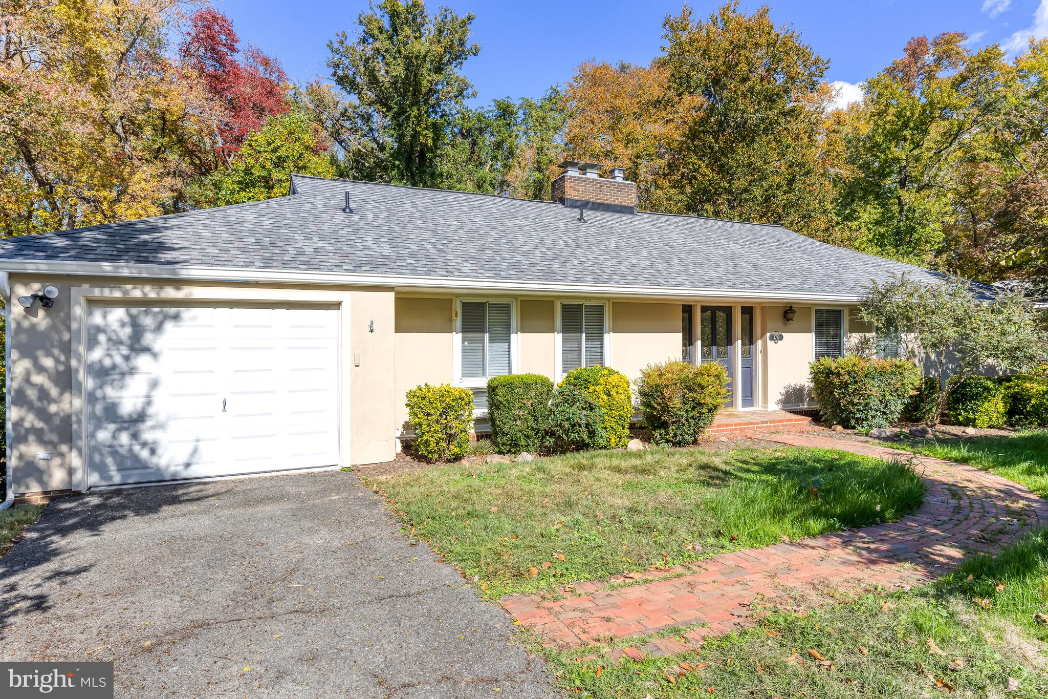 WOODLEIGH WOODS - Residential Lease