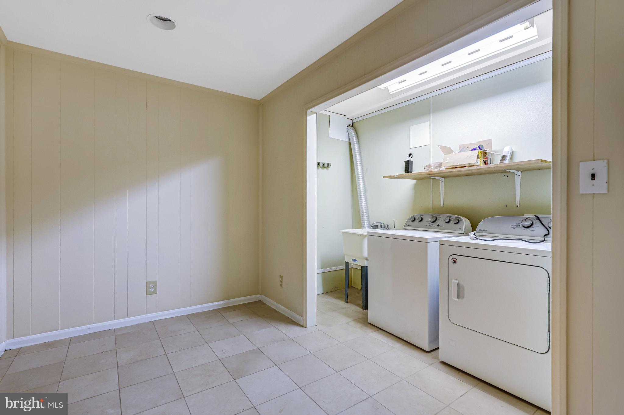 WOODLEIGH WOODS - Residential Lease