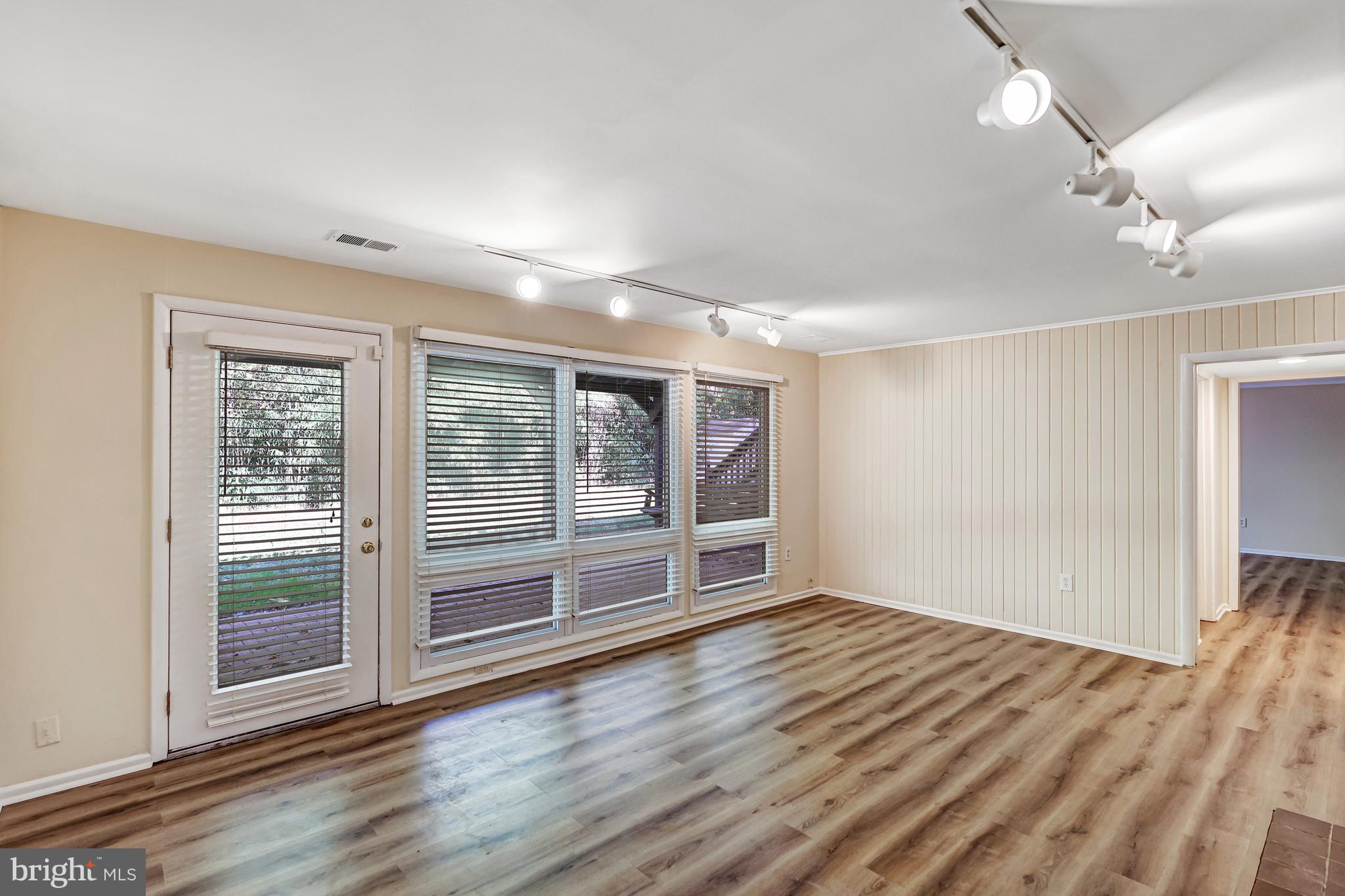 WOODLEIGH WOODS - Residential Lease