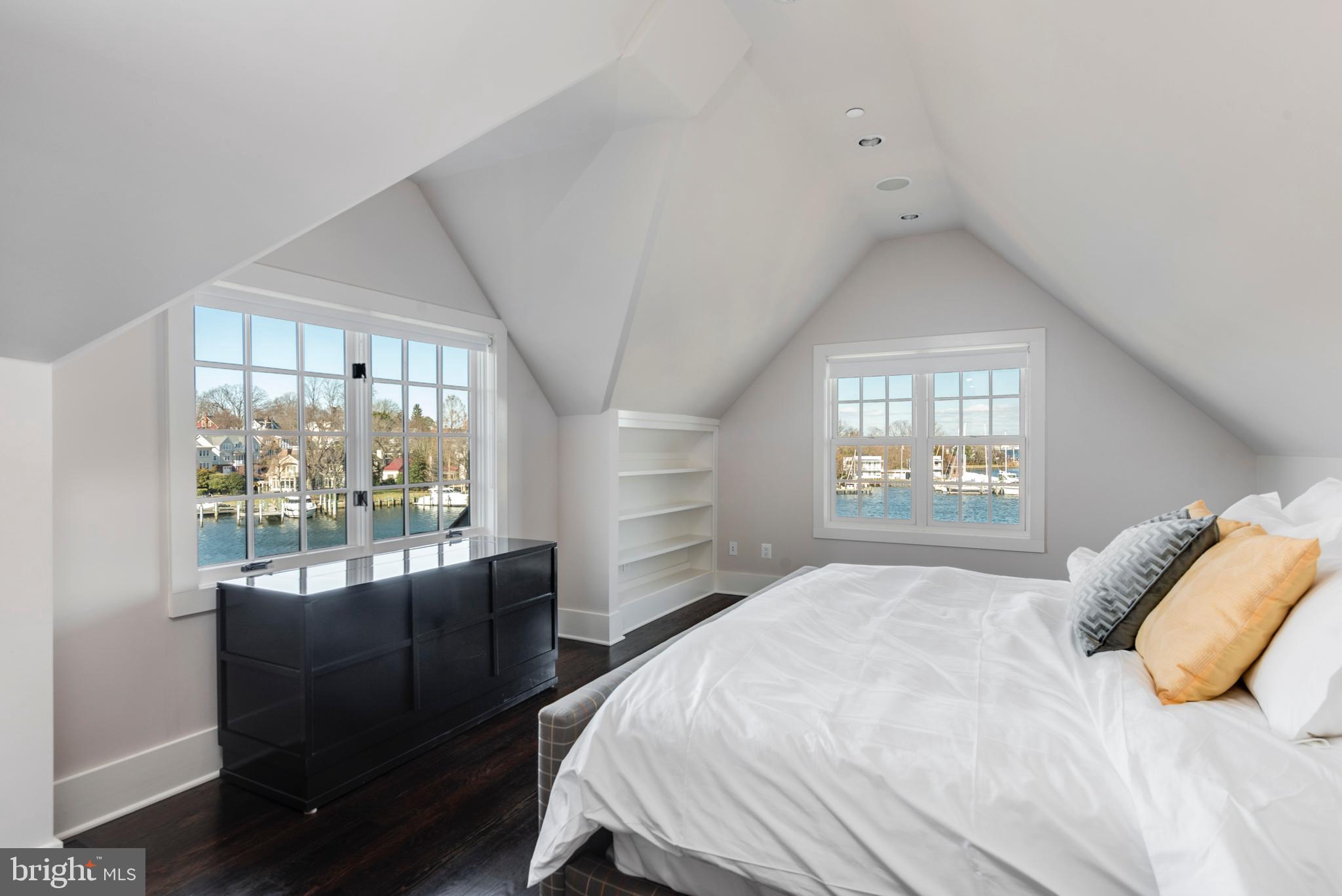 EASTPORT - Residential