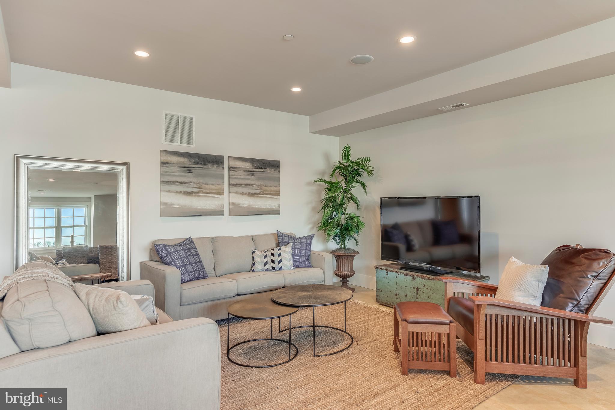 EASTPORT - Residential