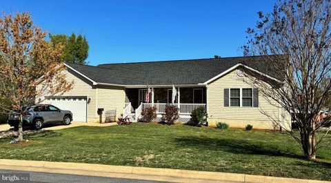 690 E STONEWALL DRIVE FRONT ROYAL VA 22630