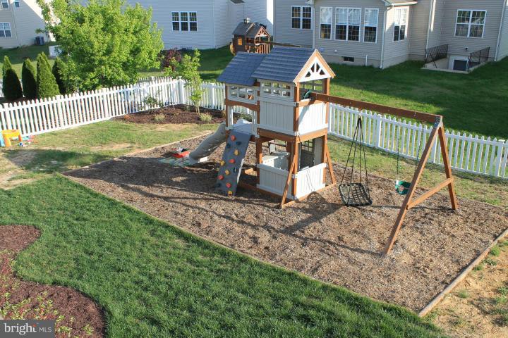 THE FALLS AT LEE'S PARKE - Residential