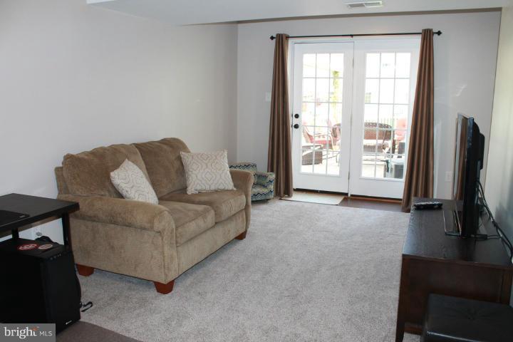 THE FALLS AT LEE'S PARKE - Residential