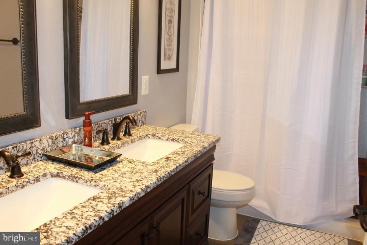 THE FALLS AT LEE'S PARKE - Residential