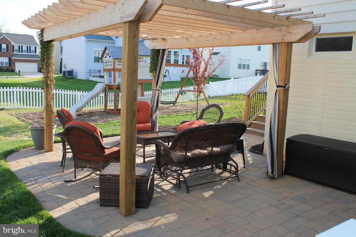 THE FALLS AT LEE'S PARKE - Residential