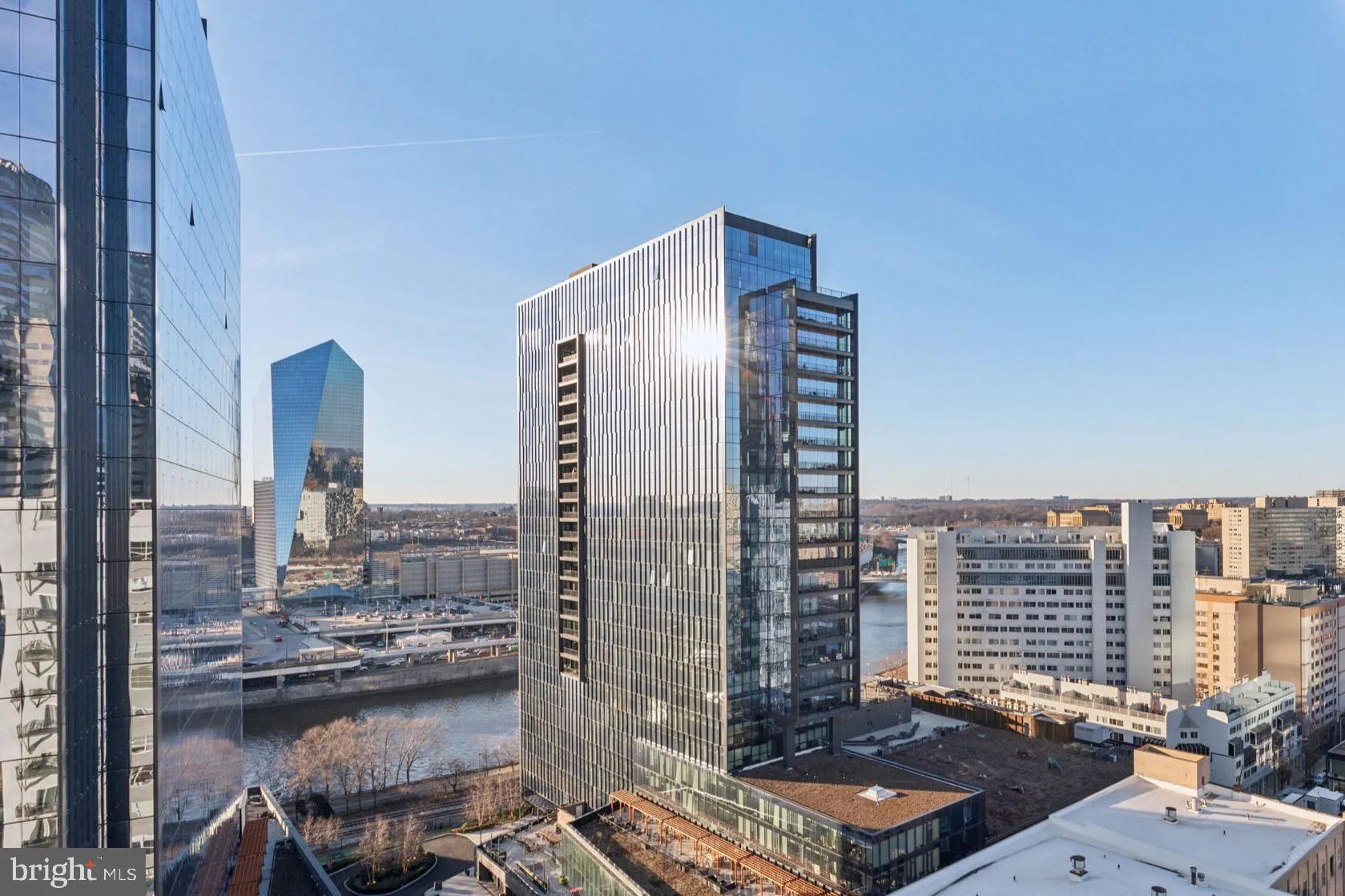 Philadelphia, Pennsylvania 19103, United States, 2 Bedrooms Bedrooms, ,2 BathroomsBathrooms,Residential,Pending,76716