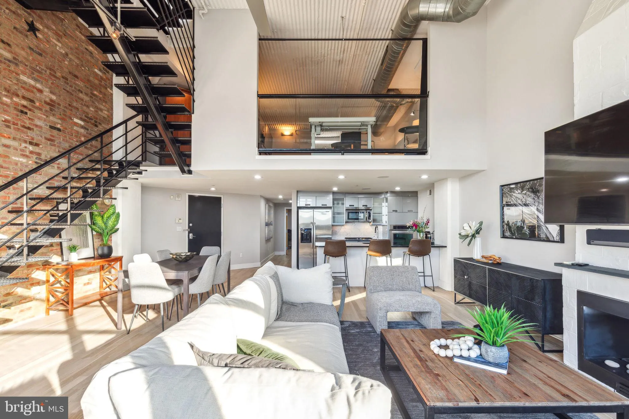 Philadelphia, Pennsylvania 19103, United States, 2 Bedrooms Bedrooms, ,2 BathroomsBathrooms,Residential,Pending,76716