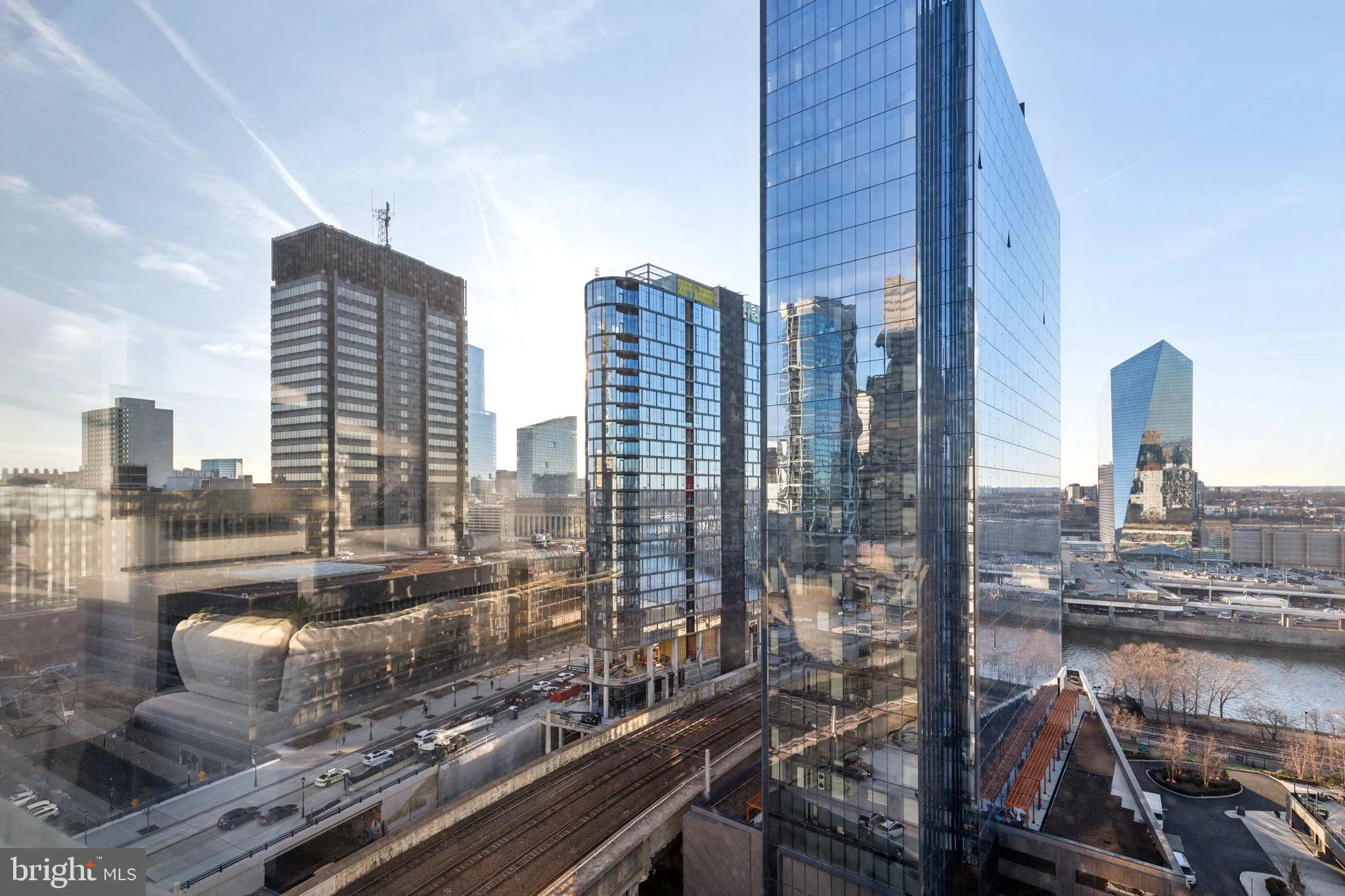 Philadelphia, Pennsylvania 19103, United States, 2 Bedrooms Bedrooms, ,2 BathroomsBathrooms,Residential,Pending,76716