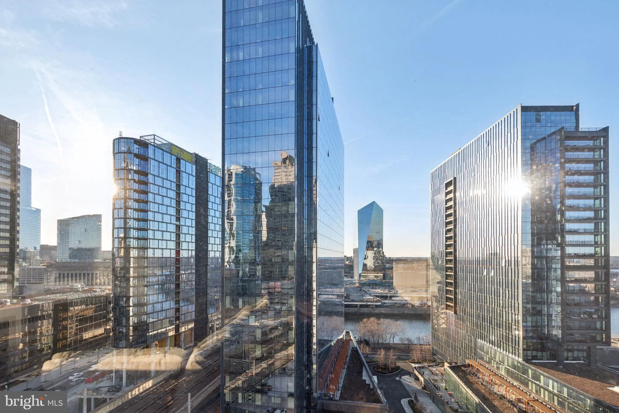 Philadelphia, Pennsylvania 19103, United States, 2 Bedrooms Bedrooms, ,2 BathroomsBathrooms,Residential,Pending,76716