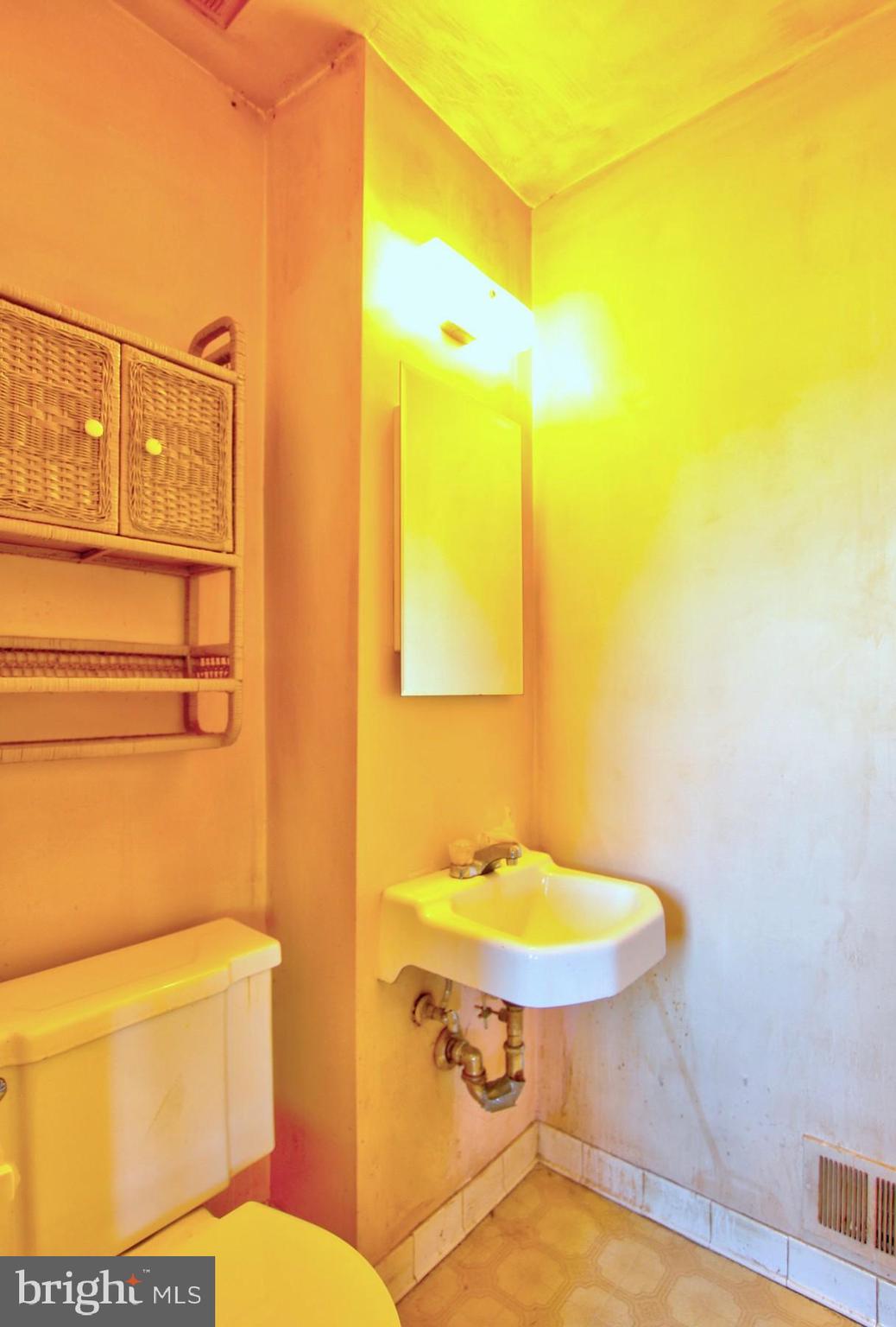 CHARLESTOWNE VILLAGE - Residential