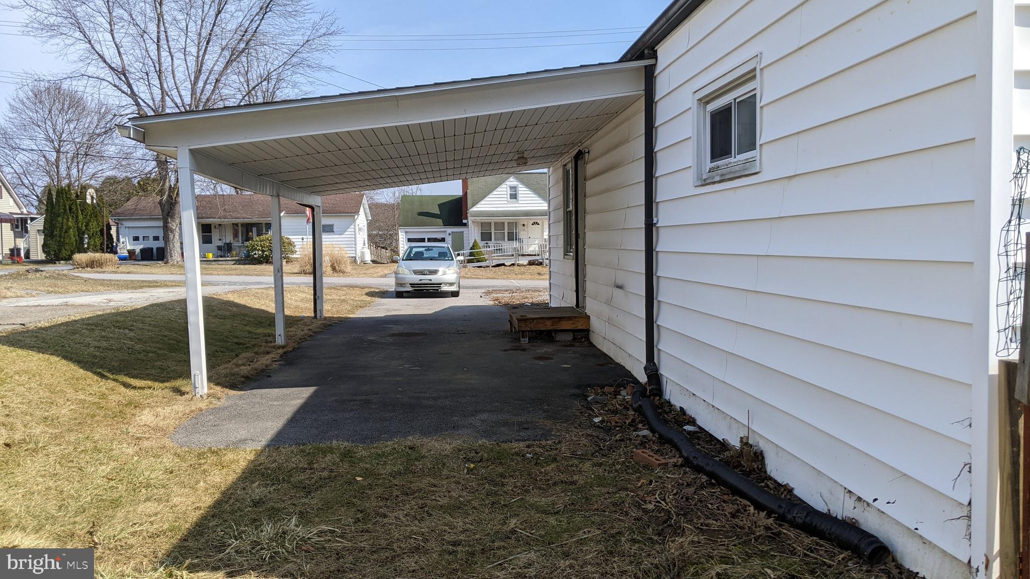 2105 HIGHVIEW ROAD