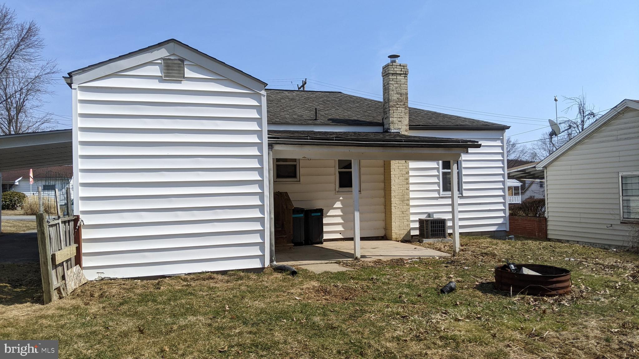 2105 HIGHVIEW ROAD