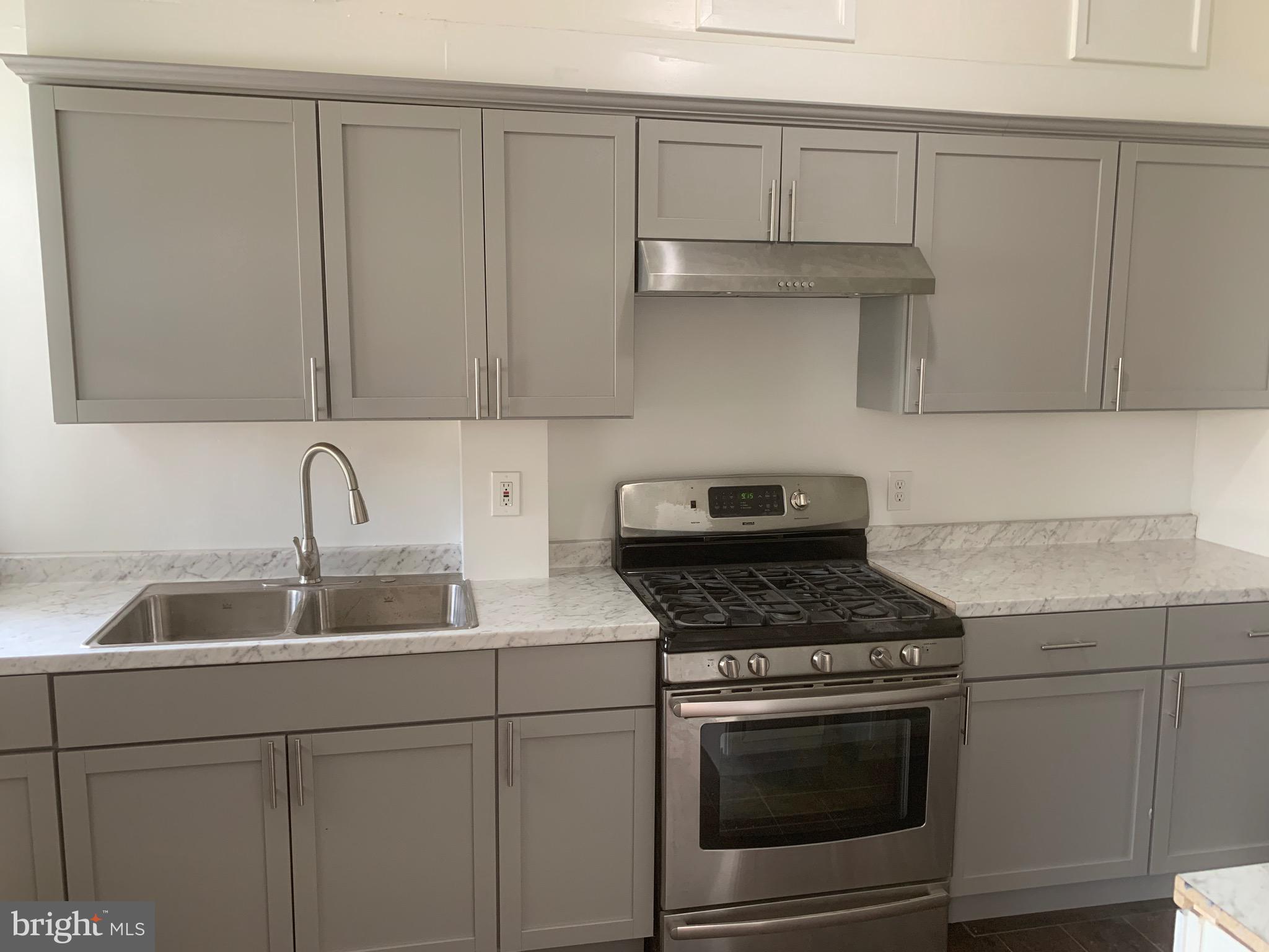 EASTERWOOD - Residential Lease