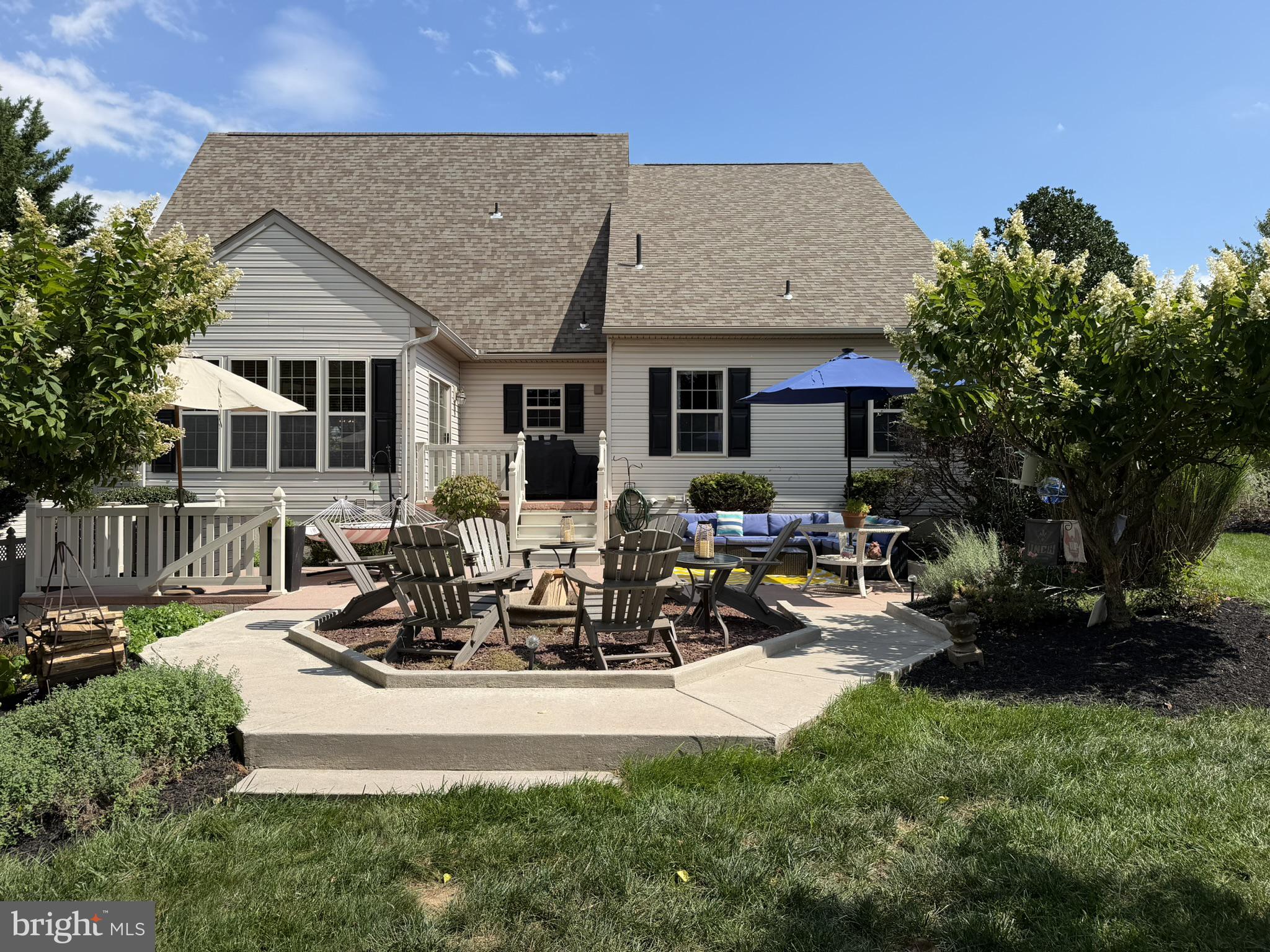 109 E GREENBRIAR DRIVE