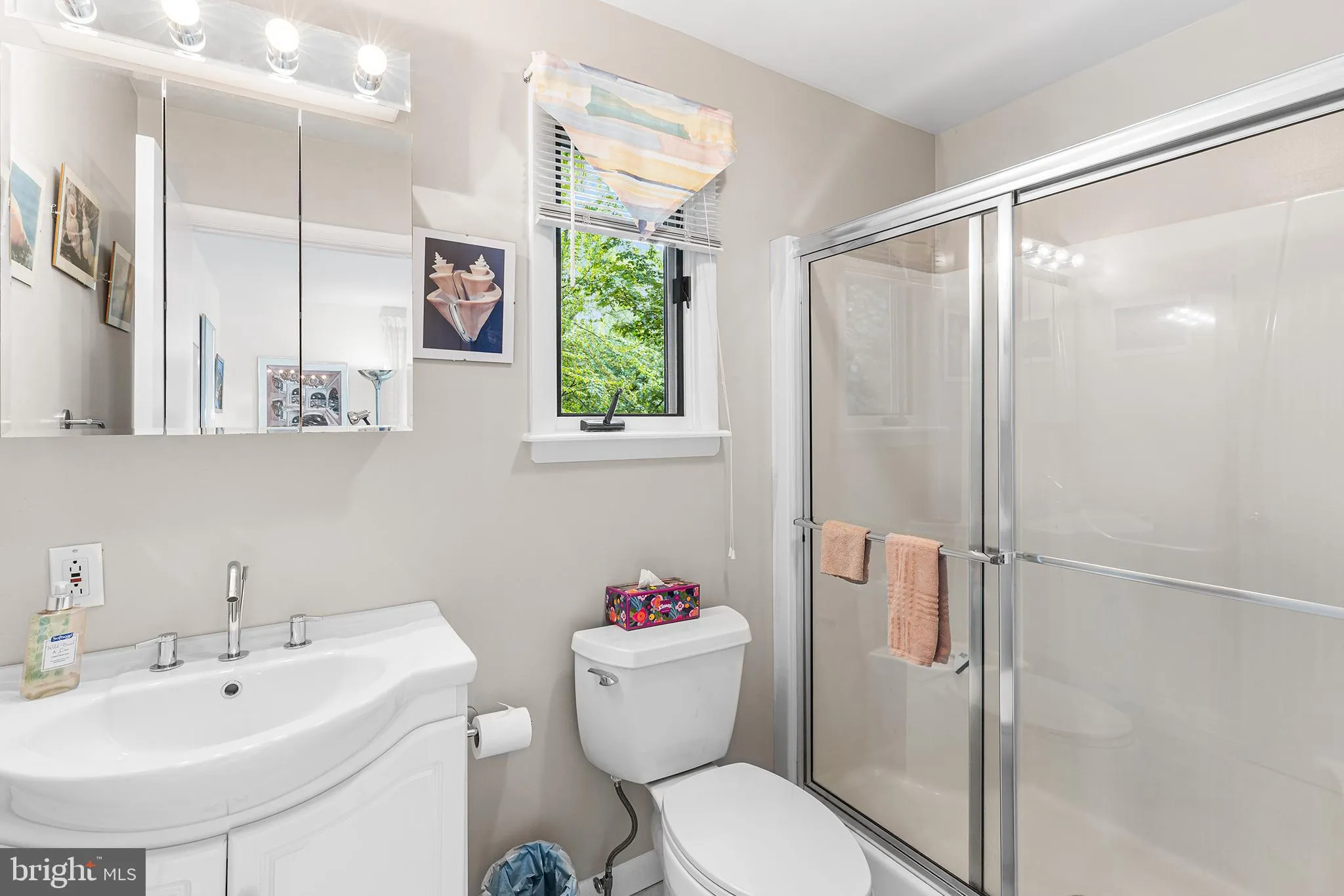 Gulph Mills, Pennsylvania 19428, United States, 3 Bedrooms Bedrooms, ,3 BathroomsBathrooms,Residential,Contingent,209918