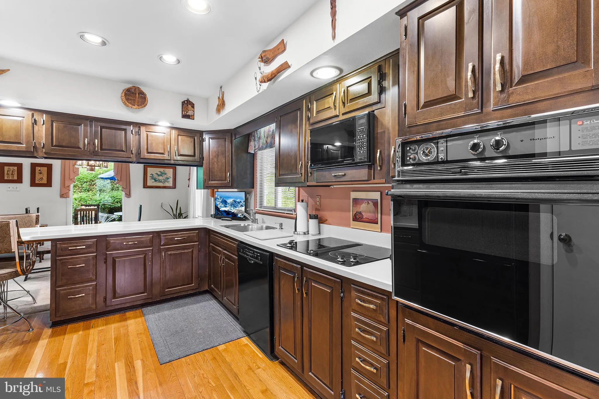 Gulph Mills, Pennsylvania 19428, United States, 3 Bedrooms Bedrooms, ,3 BathroomsBathrooms,Residential,Contingent,209918