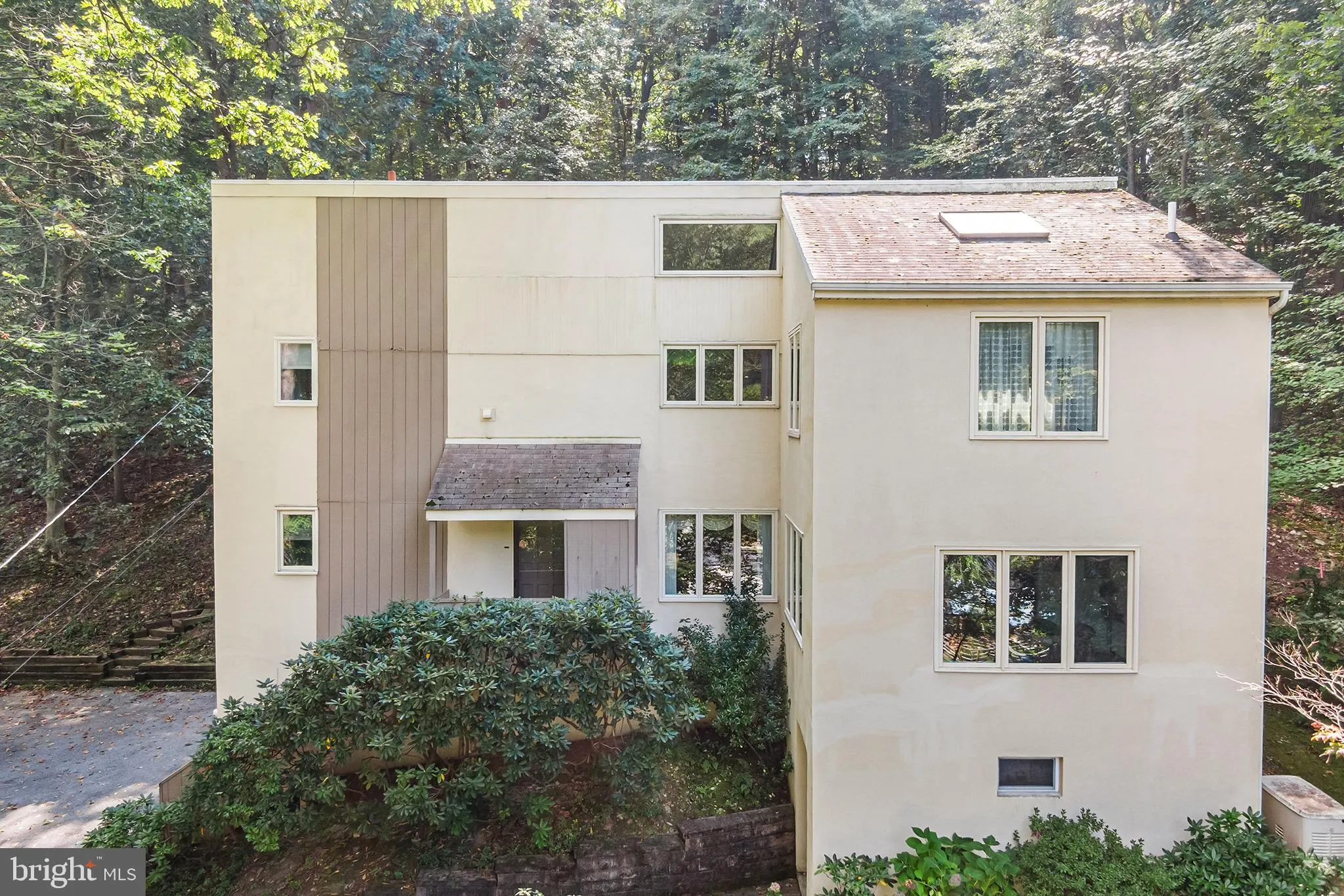 Gulph Mills, Pennsylvania 19428, United States, 3 Bedrooms Bedrooms, ,3 BathroomsBathrooms,Residential,Contingent,209918