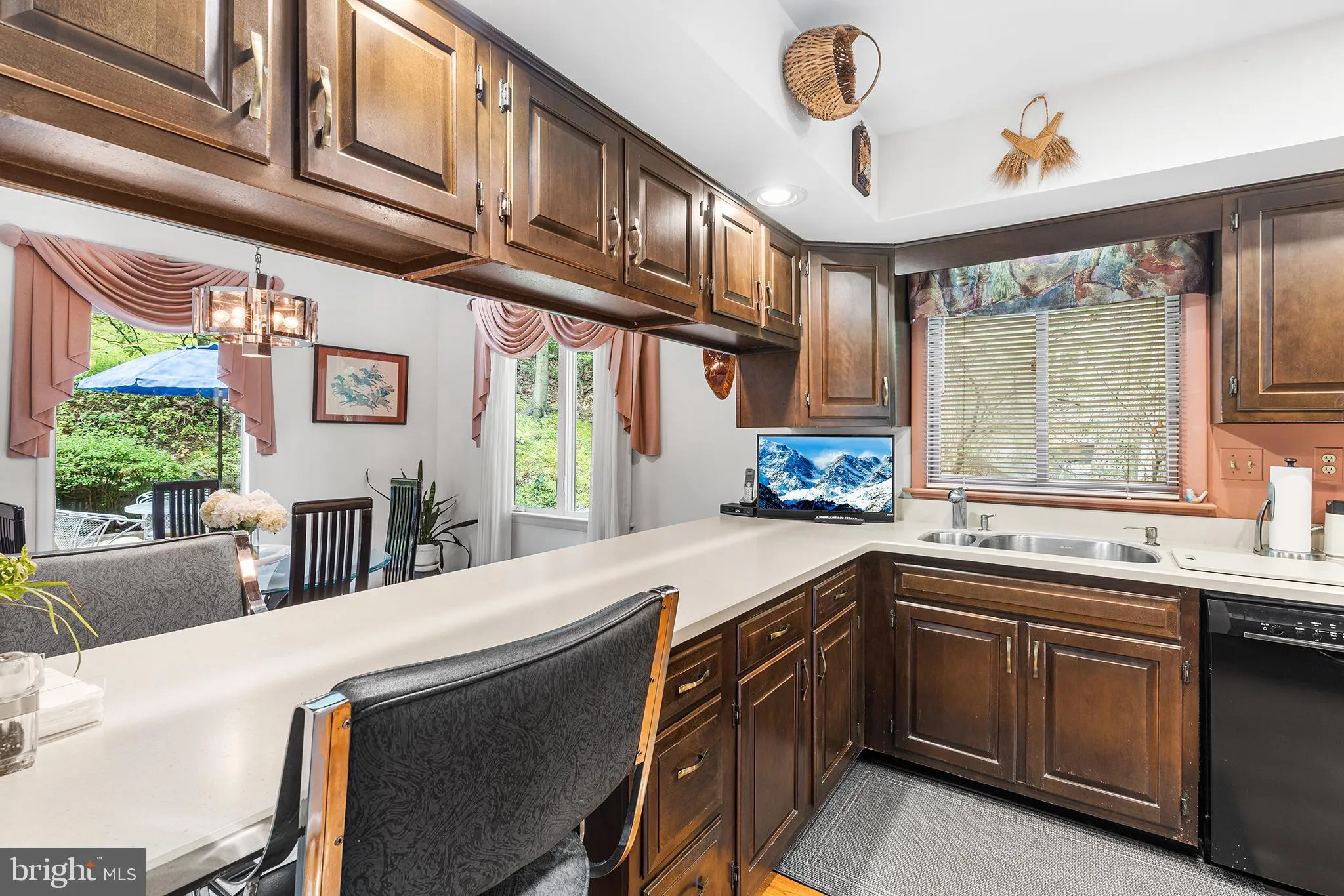 Gulph Mills, Pennsylvania 19428, United States, 3 Bedrooms Bedrooms, ,3 BathroomsBathrooms,Residential,Contingent,209918