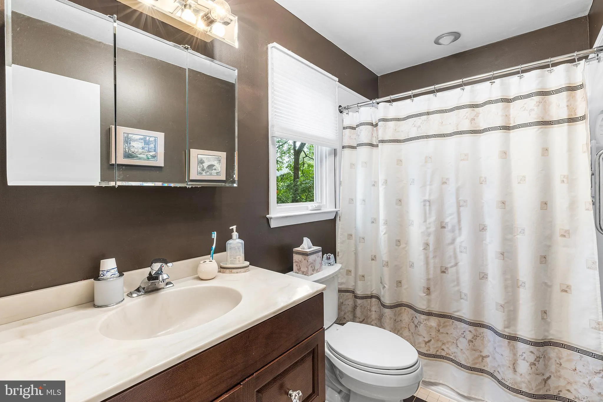 Gulph Mills, Pennsylvania 19428, United States, 3 Bedrooms Bedrooms, ,3 BathroomsBathrooms,Residential,Contingent,209918