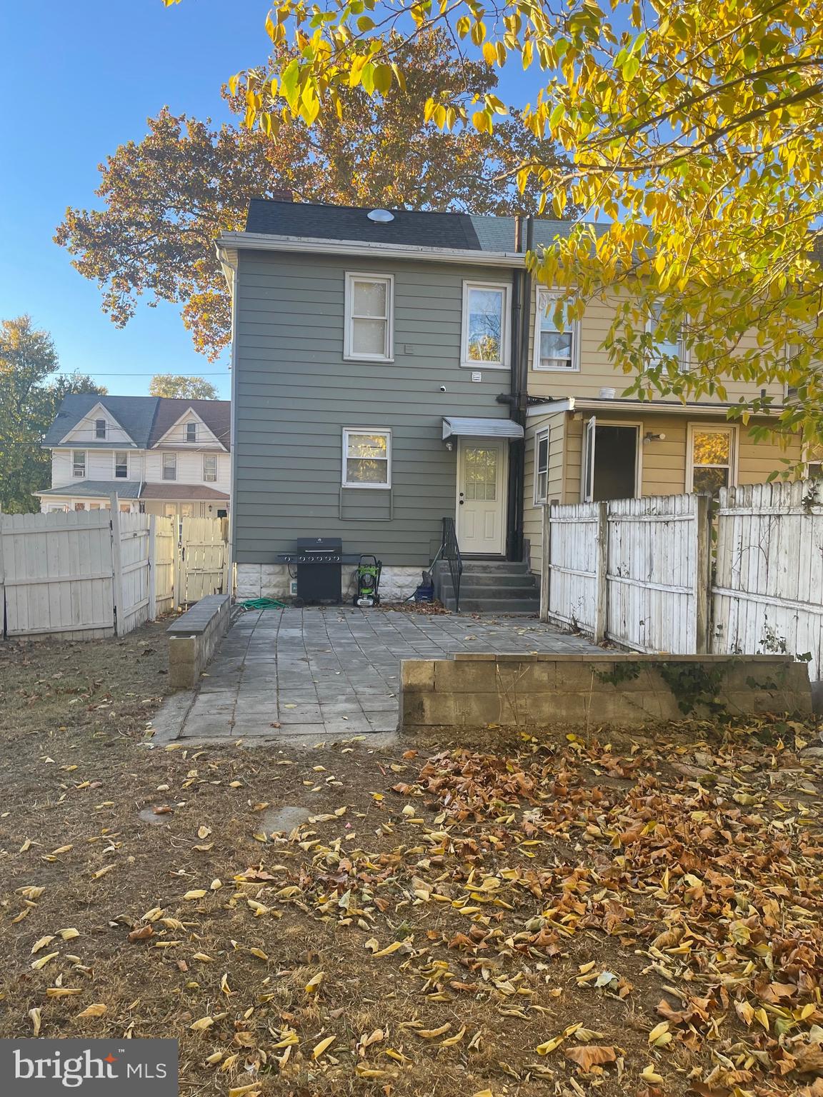 323 HIGH STREET