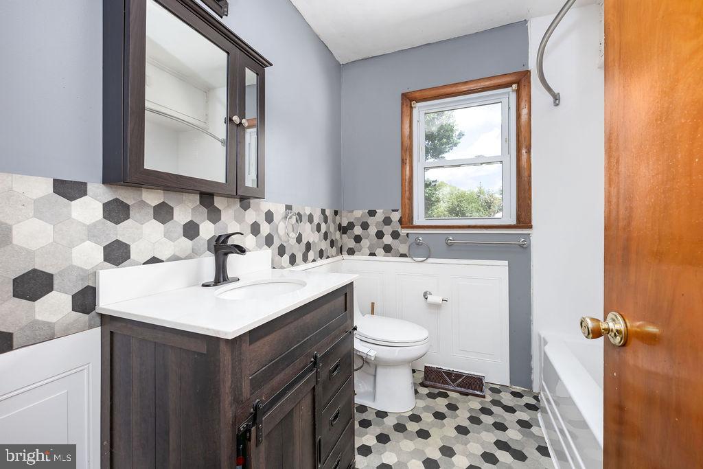 LIVINGSTON HEIGHTS - Residential