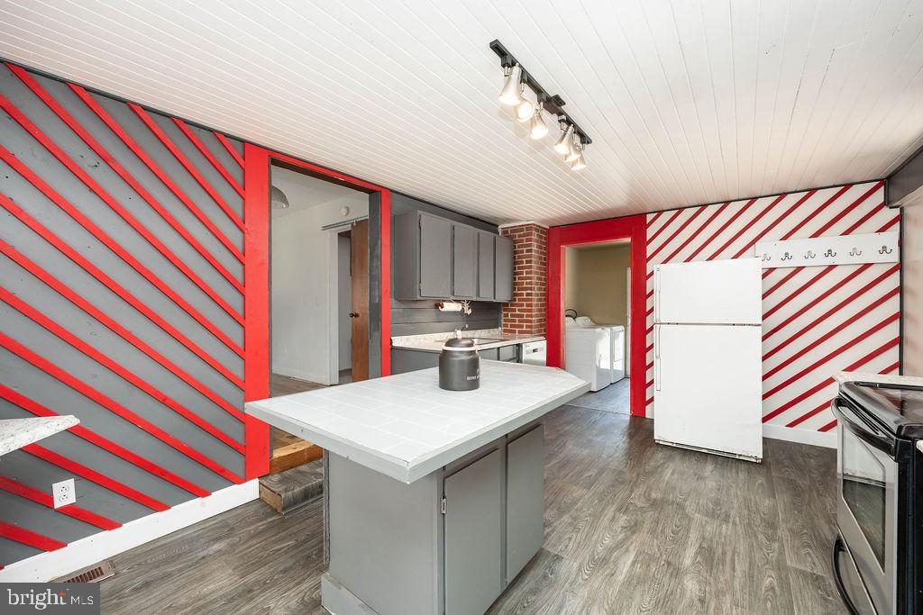 LIVINGSTON HEIGHTS - Residential