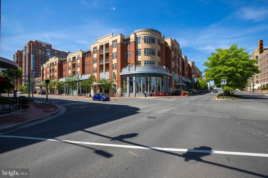 24 hour notice please! High-demand The Royalton condo in Old Town Alexandria**Wonderful 2 bedrooms & 2 Baths w/ 1 Garage parking**Upscale condo above Whole Foods**This unit features 10" Ceilings, Hardwood Floors in Living room, Upgraded Kitchen w/ Granite Countertops, Stainless Steel Appliances, Maple Cabinets, W/D in the unit, and much more**Amenities: Gym, Library (Lounge), Private Courtyard w/ Grill**Blocks to King St. Metro, Shops & Restaurants**This beautiful unit is available from 6/1/2025.**Sorry, no pets, no smoking please! A two-year lease is preferred!