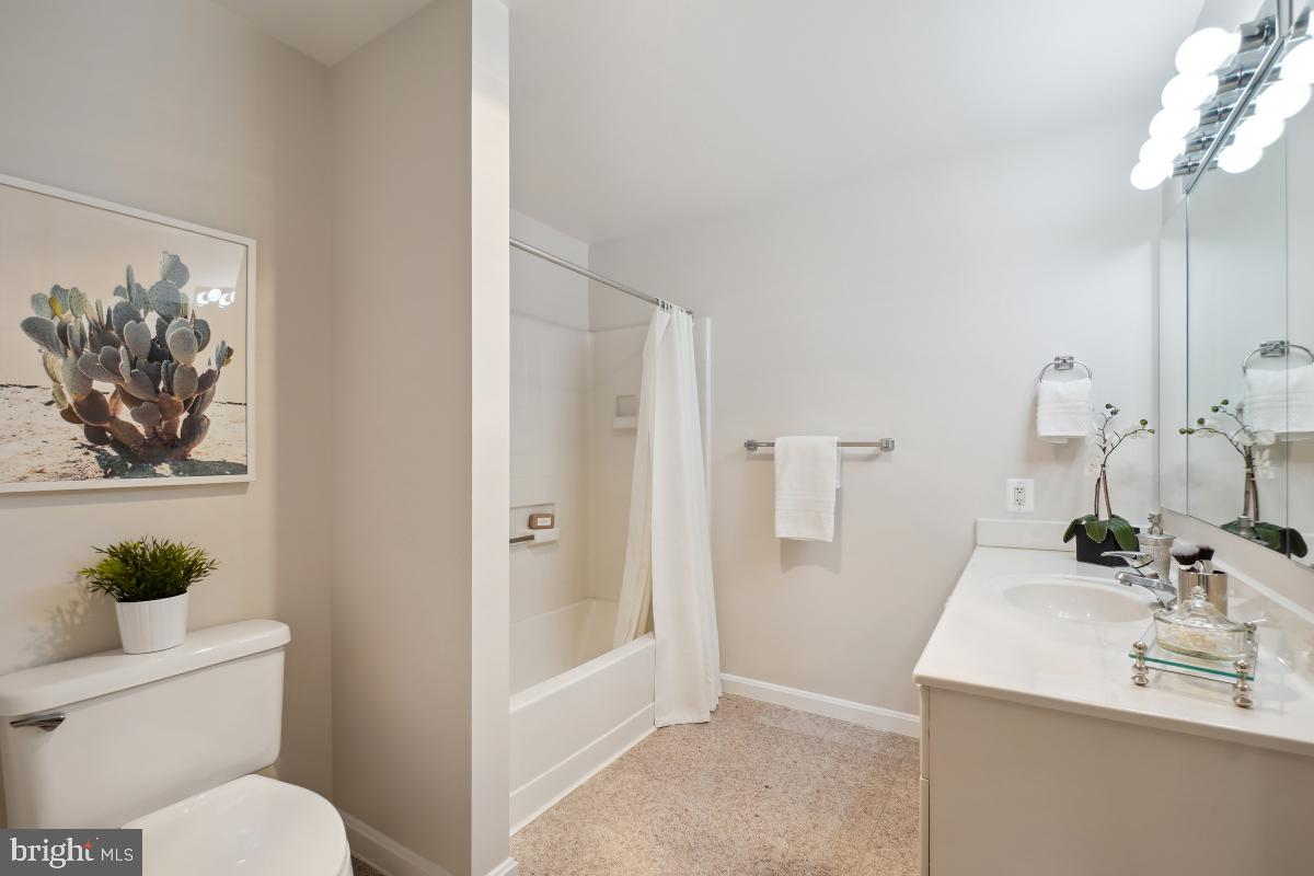 LEISURE WORLD - Residential