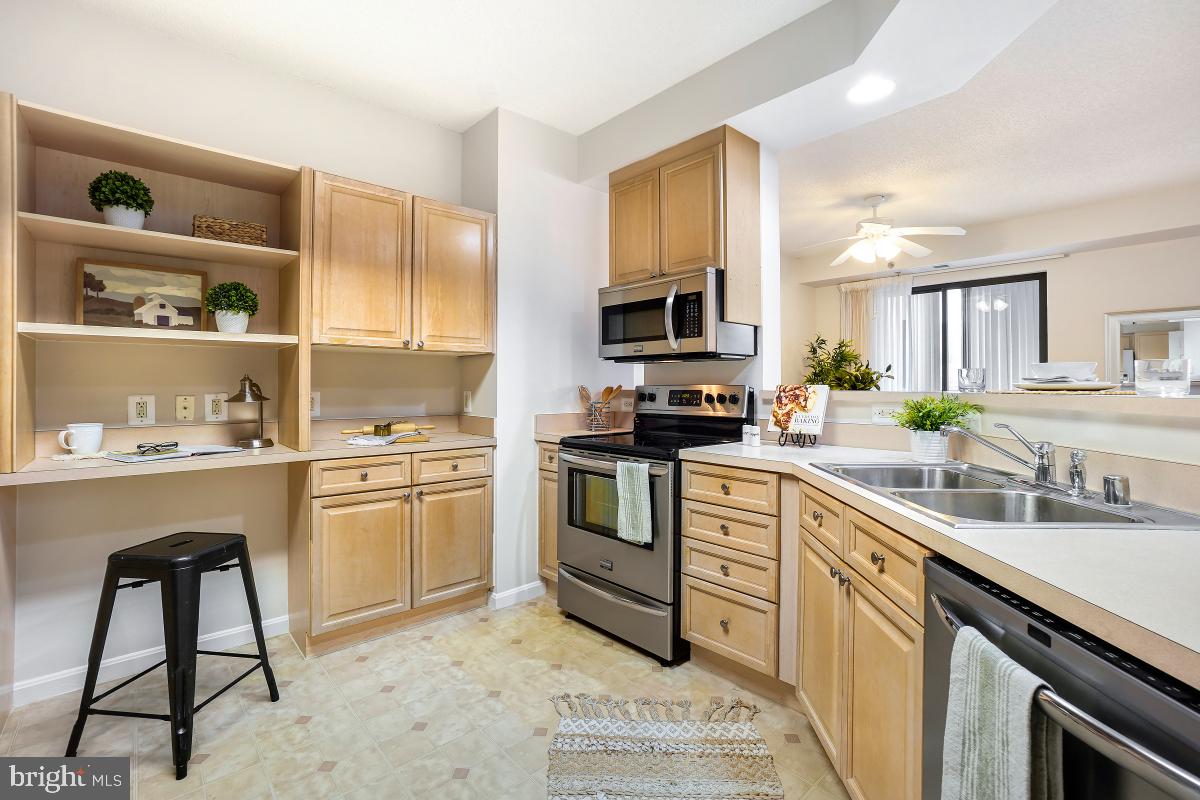 LEISURE WORLD - Residential