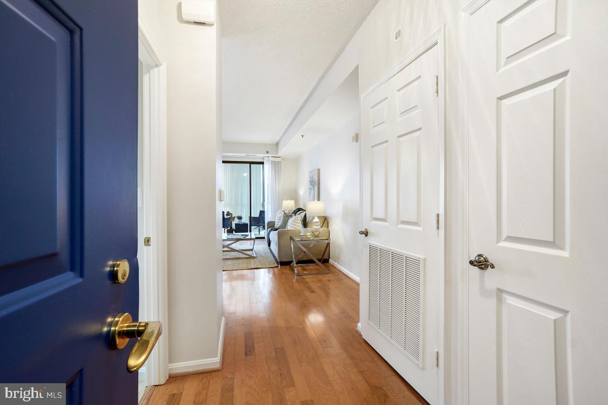 LEISURE WORLD - Residential